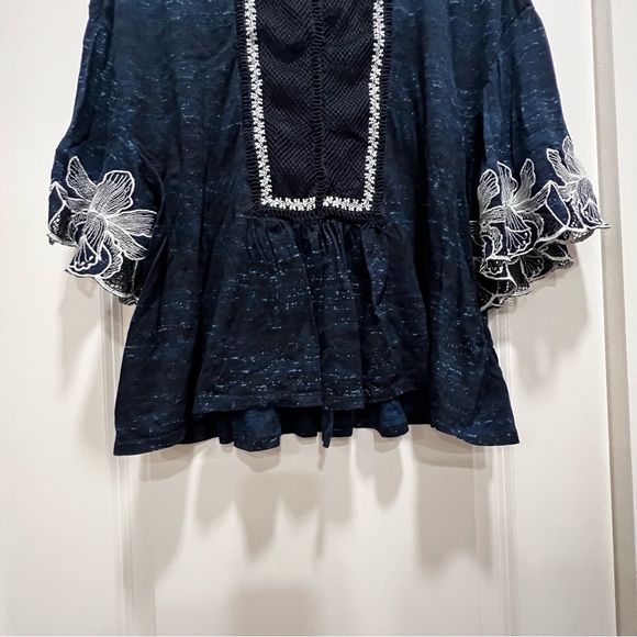 Anthropologie Pilcro Blouse XS Navy Blue White Embroidered Peplum Pullover Top - Picture 4 of 7